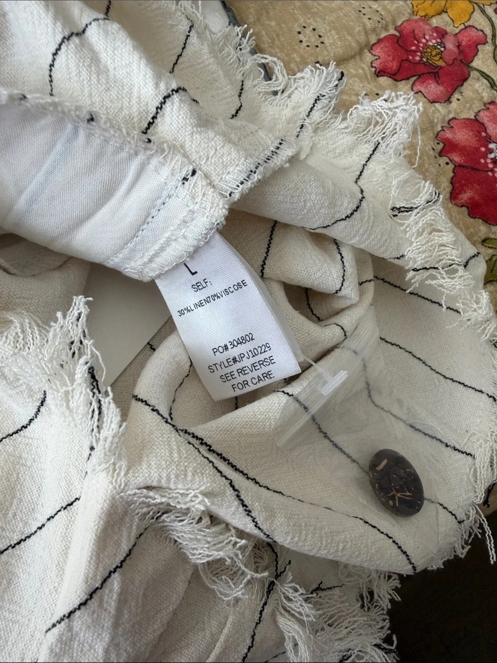Promesa Linen Blend Buttoned Front Frayed Hemline Shorts. Size S